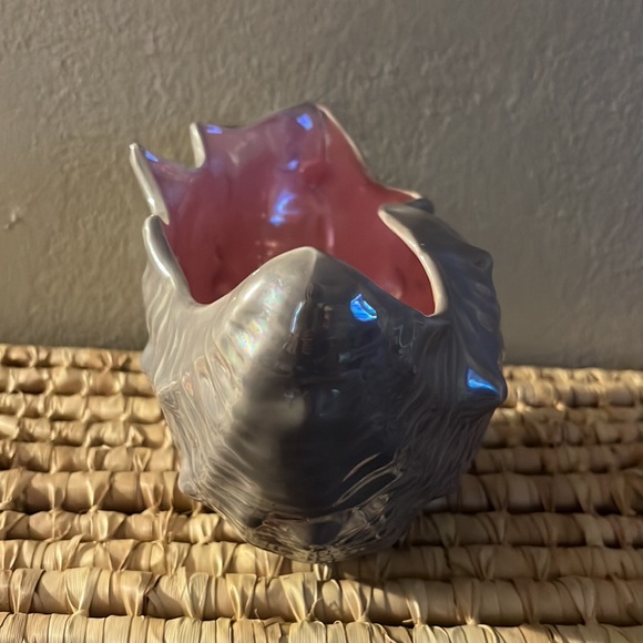 Vintage Ceramic Seashell Planter - Picture 2 of 9